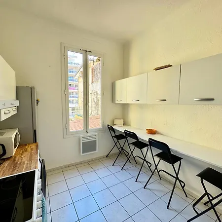 Magnan - 3 Pieces Proche Apartment *